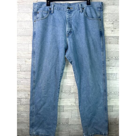 Wrangler Jeans Men's Size 38x30 Rugged Wear Relaxed Fit Blue Denim Cotton‎ - Picture 1 of 11